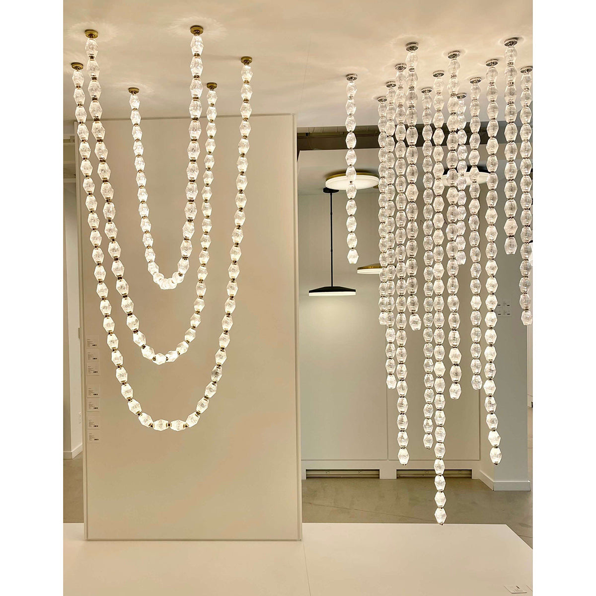 Collier Pendant 51.6"H