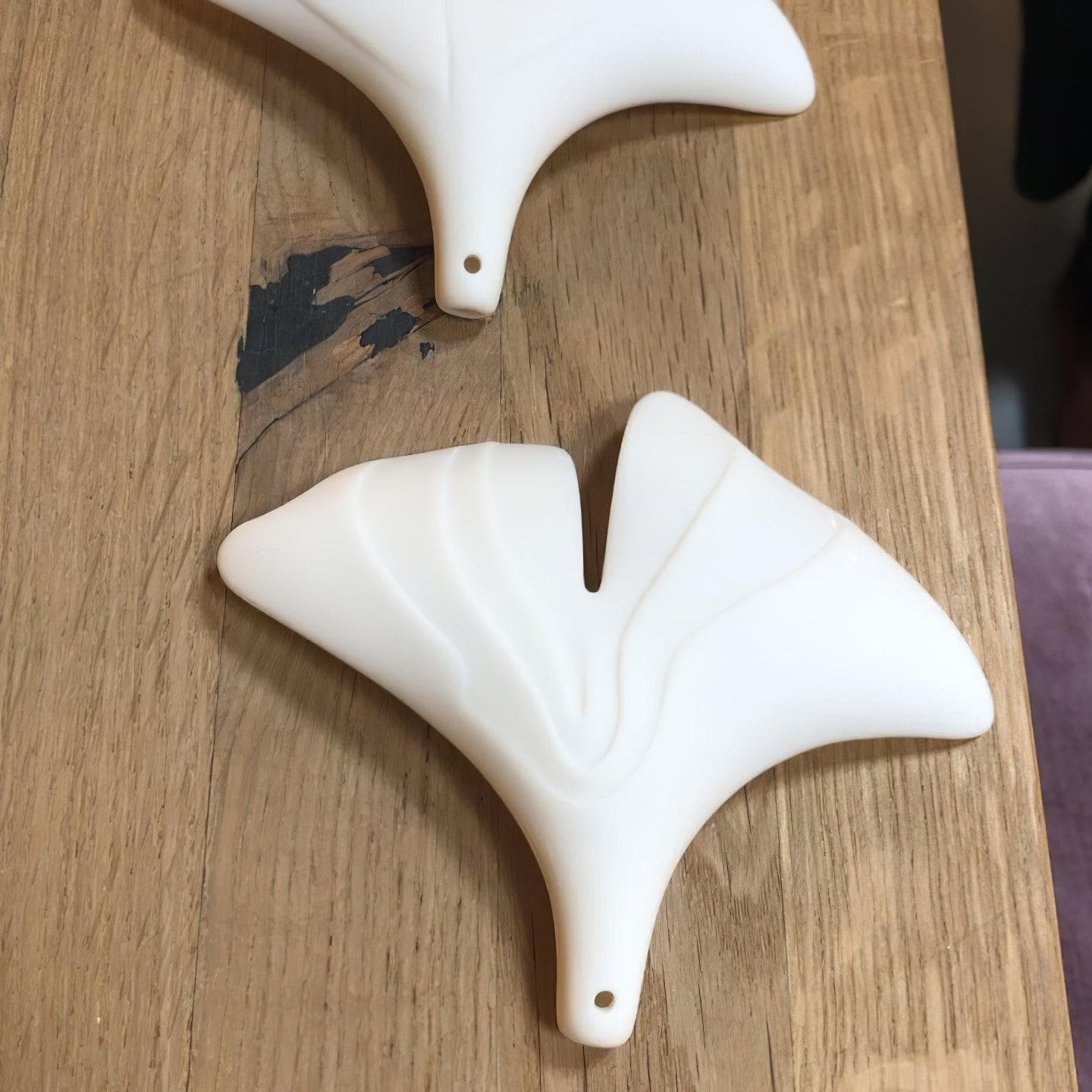 Gingko Chandelier E USE White and Gold