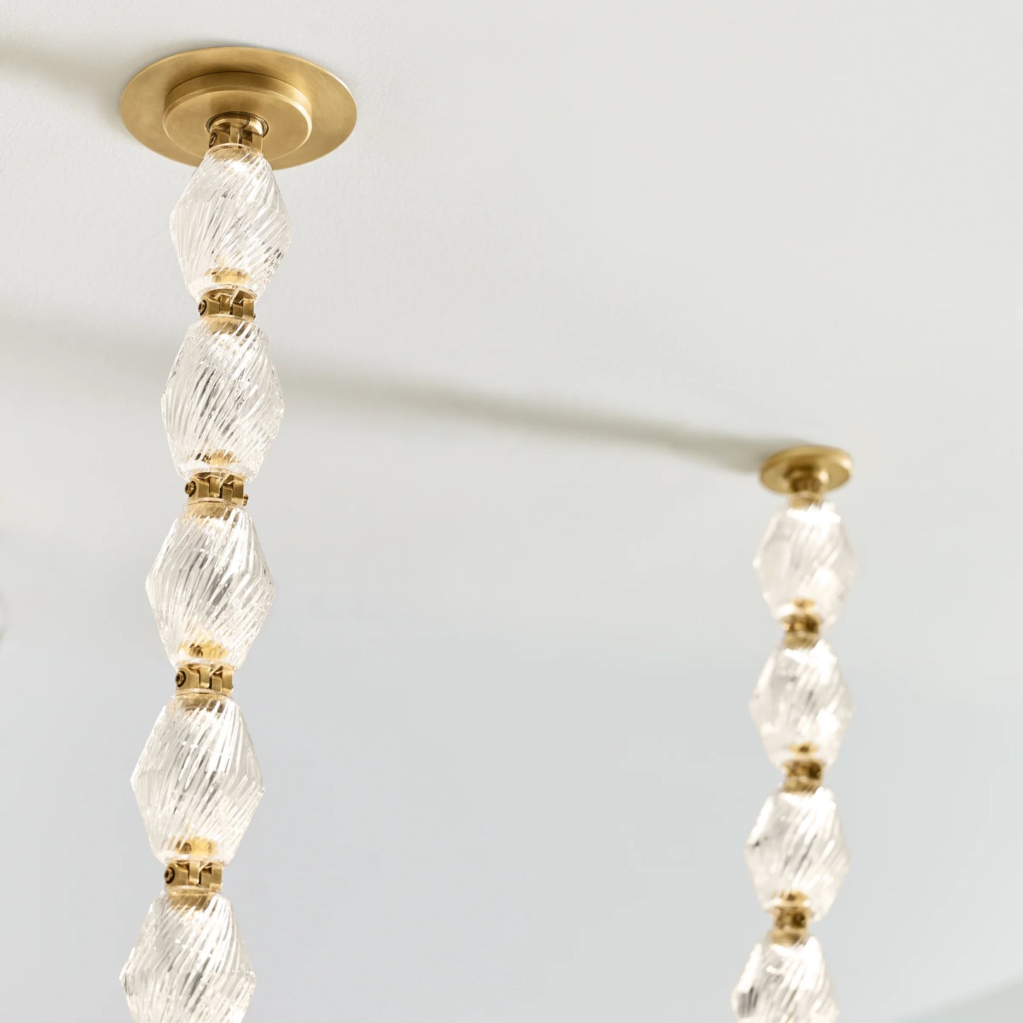 Collier Pendant 115.1"H