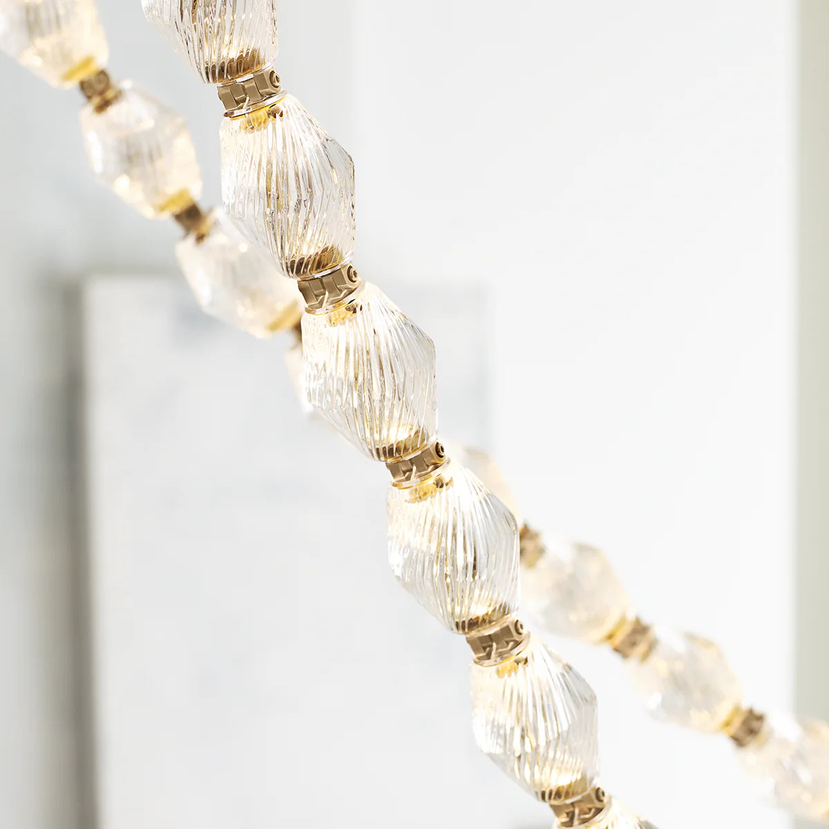 Collier Pendant 254.8"H