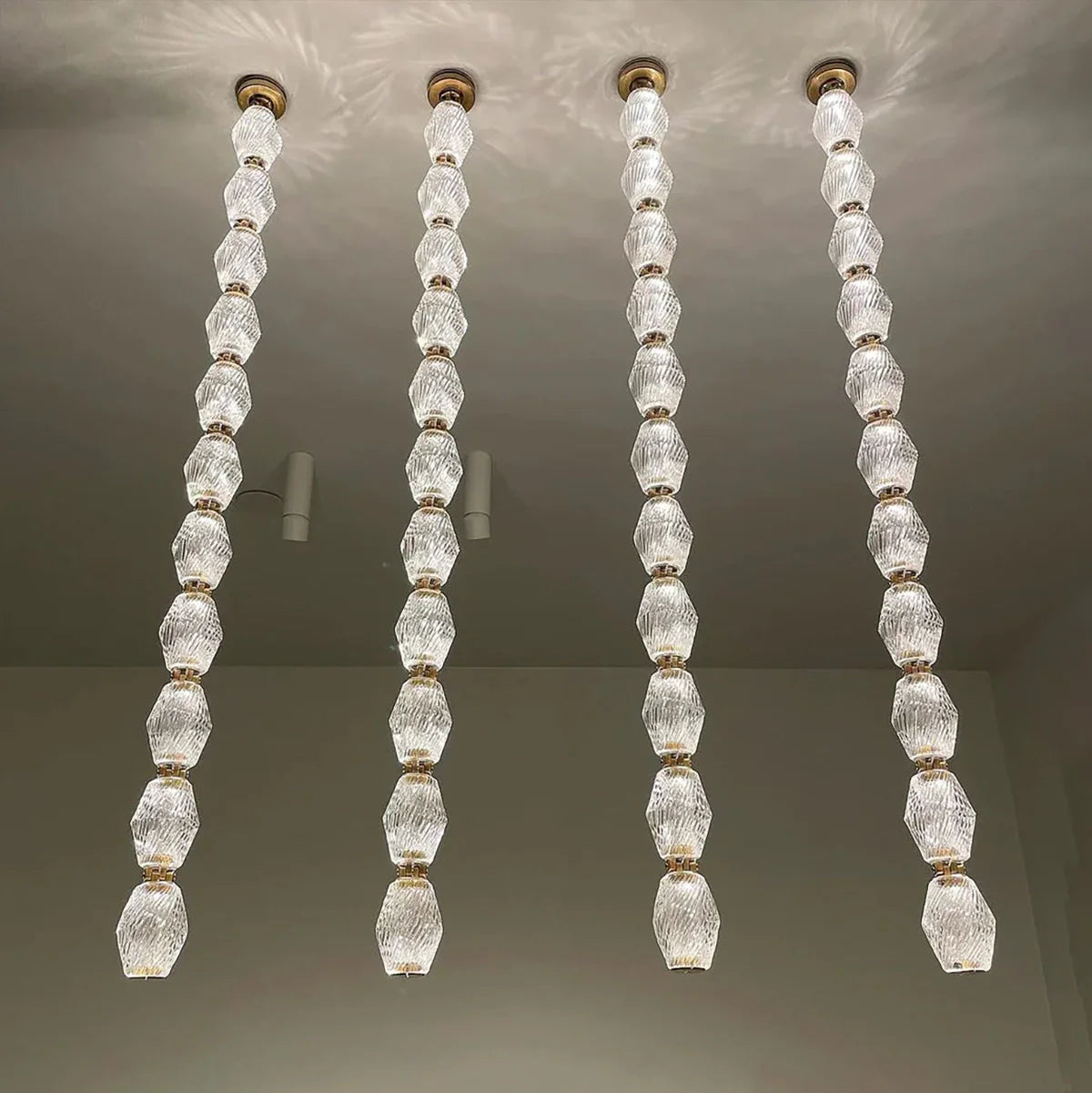 Collier Pendant 51.6"H