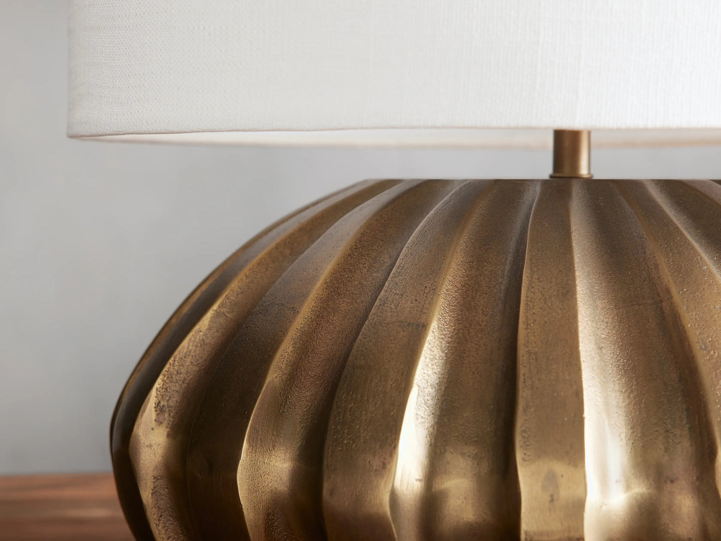 Amaranth Wide Table Lamp