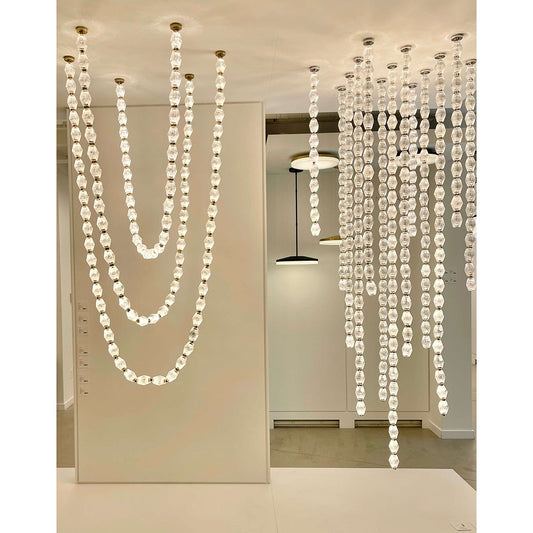 Collier Pendant  140.5"H