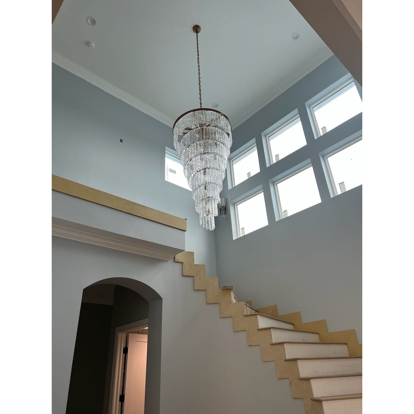 Seline Spiral Tiered/ Layered Cracked Textured Glass Chandelier