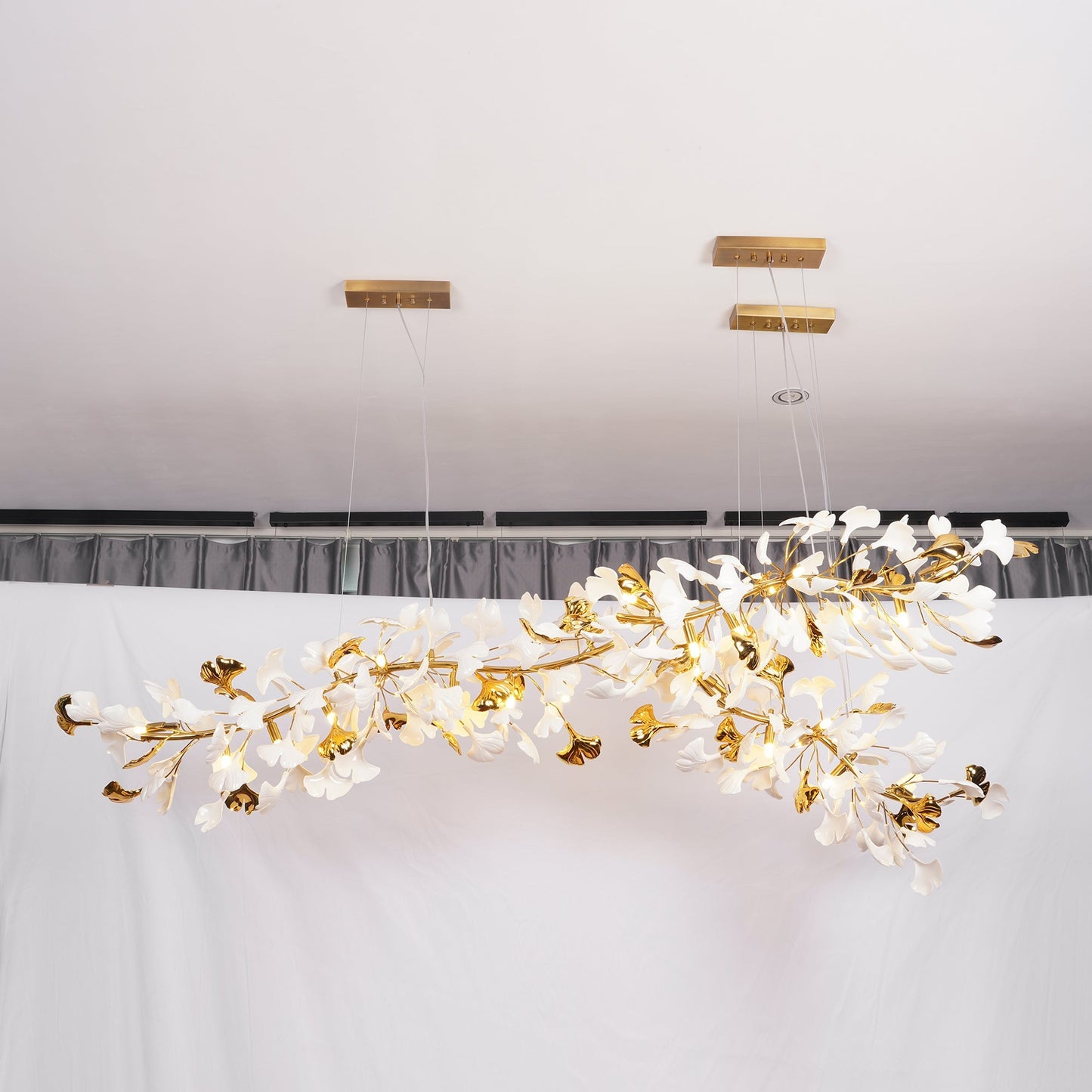 Gingko Chandelier A USE White and Gold