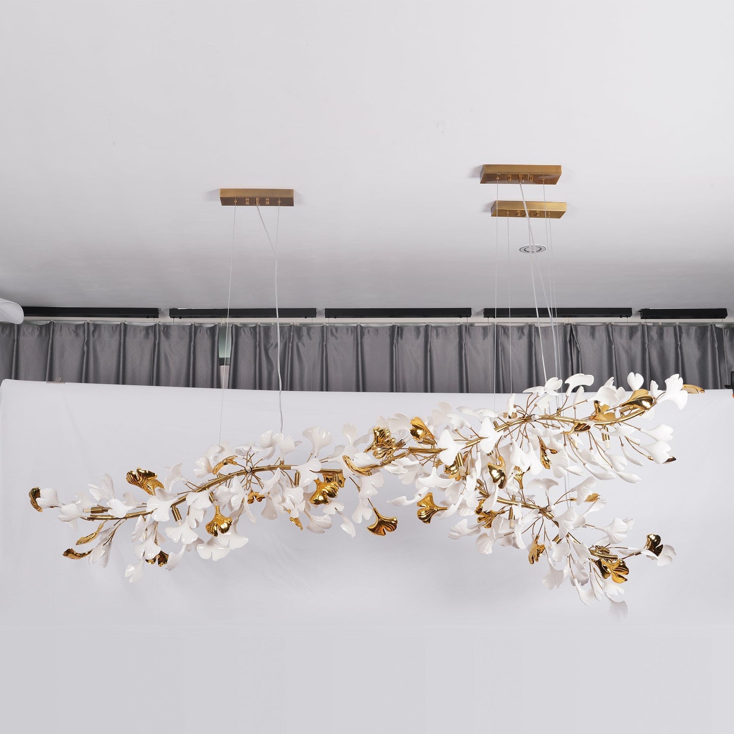 Gingko Chandelier A USE White and Gold