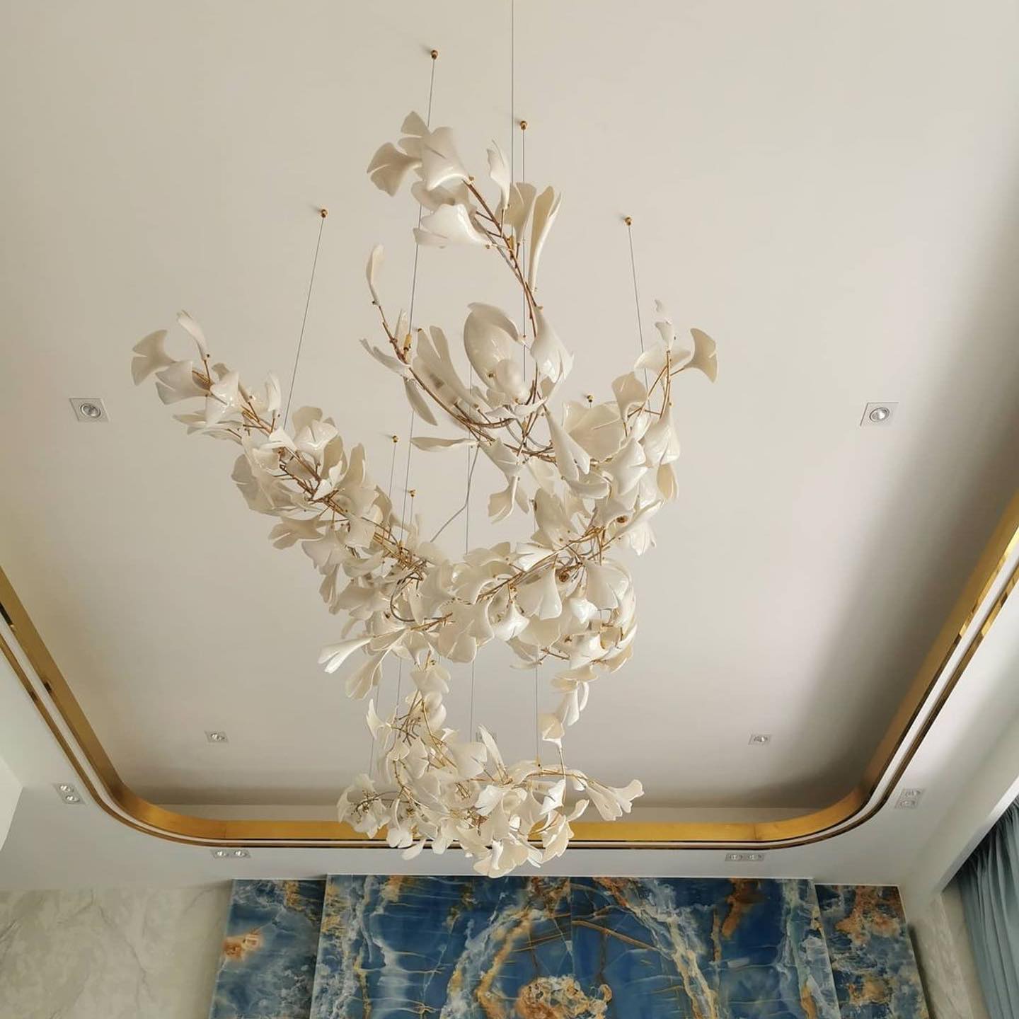 Gingko Chandelier A USE White and Gold