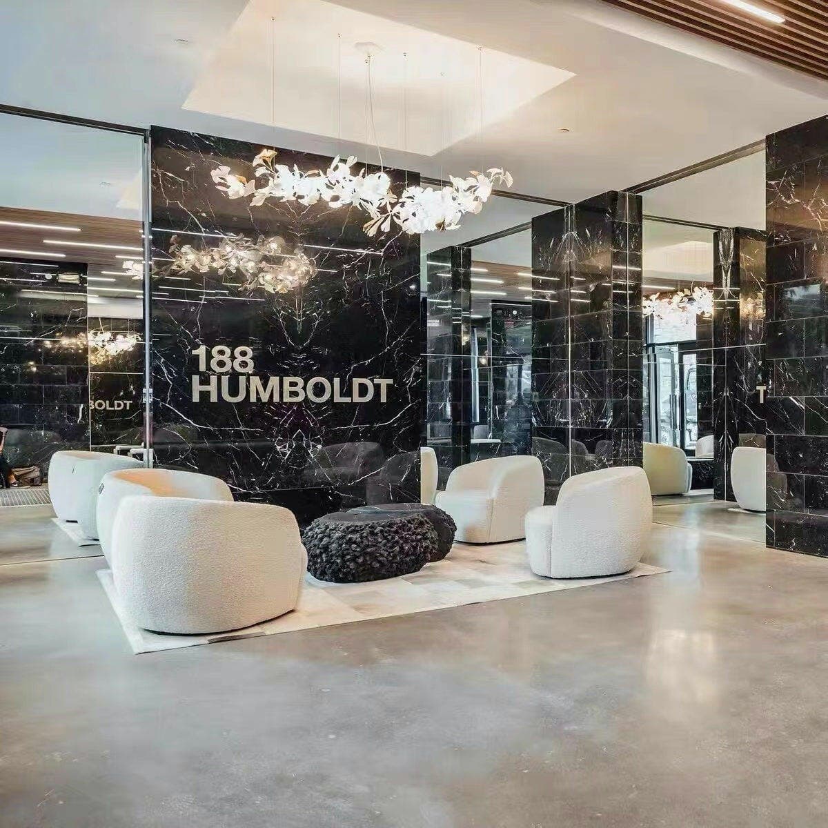 Gingko Chandelier E USE White and Gold