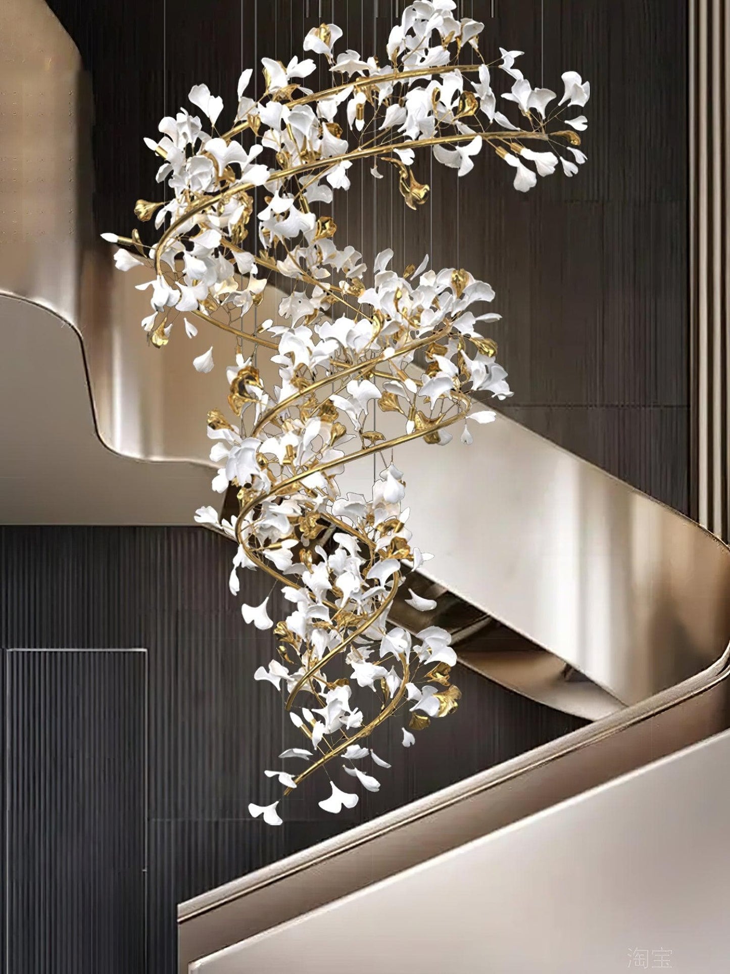 Gingko Chandelier Q USE White and Gold