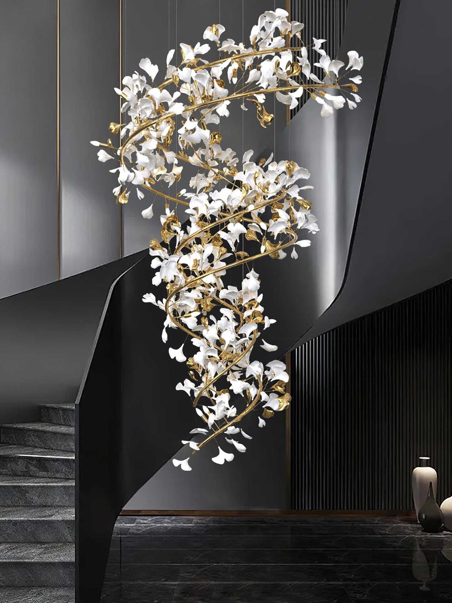 Gingko Chandelier Q USE White and Gold