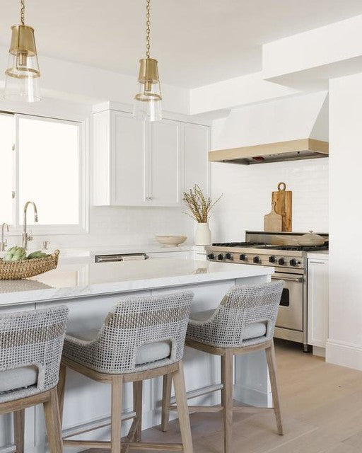 Raubinsen Medium Pendant 7.5''W