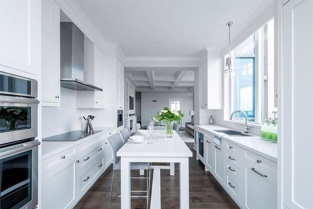 Raubinsen Medium Pendant 7.5''W